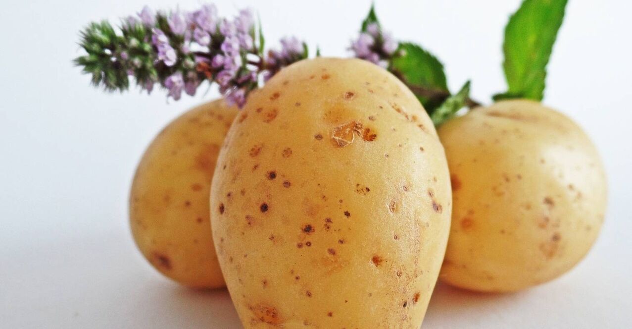 atjauninanti kaukė bulvės